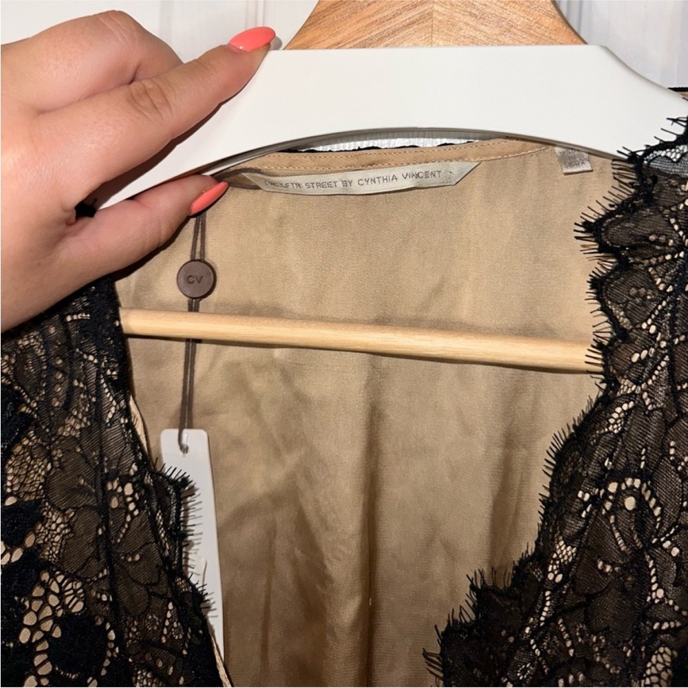 Sleeveless Lace Maxi Dress in Black - Picture 6 of 7